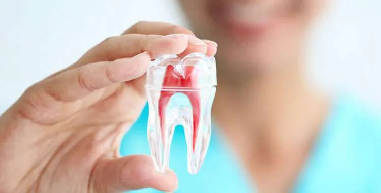أسباب حساسية الأسنان وكيفية التعامل معها أسباب حساسية الأسنان وكيفية التعامل معها