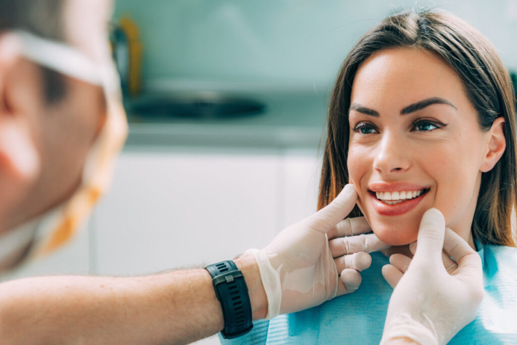 انواع عمليات تجميل الاسنان