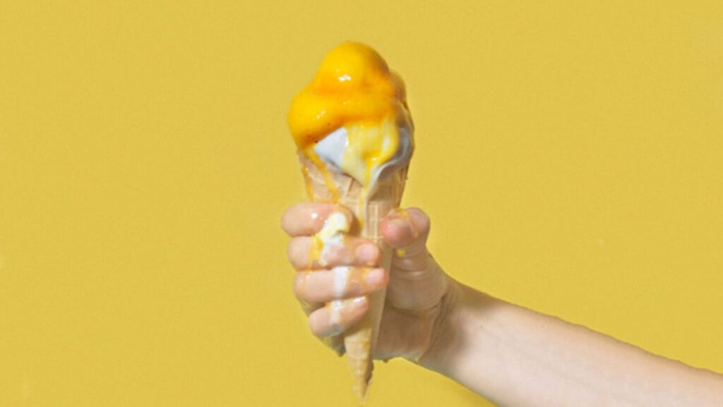 أطعمة تضر بأسنانك دون أن تشعر أطعمة تضر بأسنانك دون أن تشعر